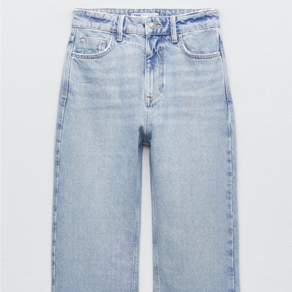 Zara straight leg new jeans size 4
